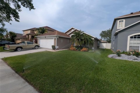 House in Orlando, Florida 3 bedrooms, 129.97 sq.m. № 1744290 - photo 2