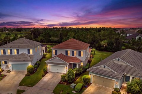 House in Bradenton, Florida 4 bedrooms, 226.12 sq.m. № 2356340