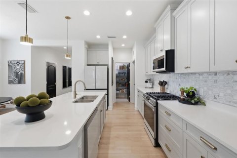 Villa ou maison à vendre à Bradenton, Floride: 4 chambres, 226.12 m2 № 2356340 - photo 17