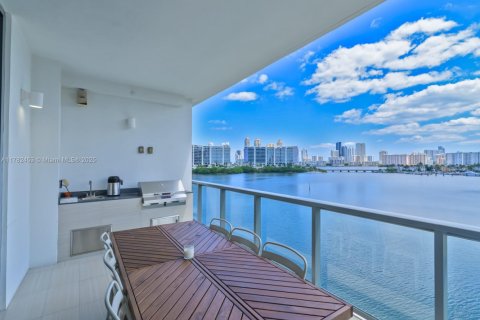Condo in Aventura, Florida, 3 bedrooms  № 1863435 - photo 24