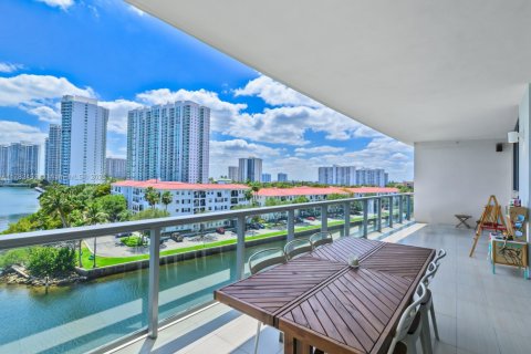 Condo in Aventura, Florida, 3 bedrooms  № 1863435 - photo 26