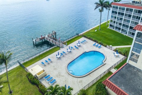 Copropriété à vendre à North Palm Beach, Floride: 1 chambre, 66.89 m2 № 2260082 - photo 30
