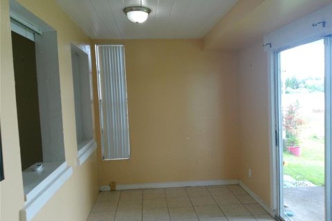 Condo in Winter Haven, Florida, 1 bedroom  № 1822719 - photo 11