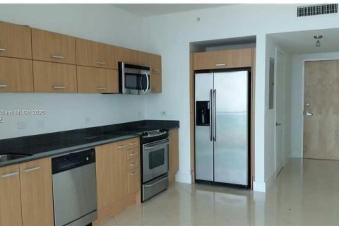 Condo in Miami, Florida, 2 bedrooms  № 2013584 - photo 5