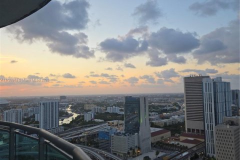 Condo in Miami, Florida, 2 bedrooms  № 2013584