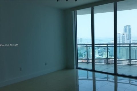 Condo in Miami, Florida, 2 bedrooms  № 2013584 - photo 11