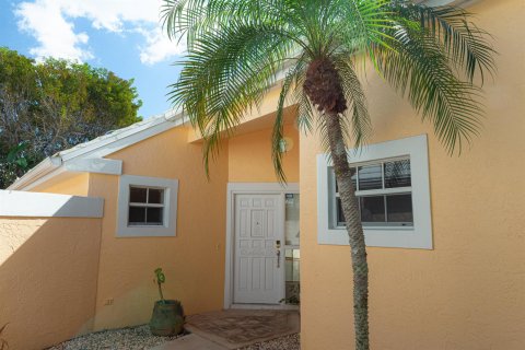Villa ou maison à vendre à West Palm Beach, Floride: 3 chambres, 156.26 m2 № 2262338 - photo 3