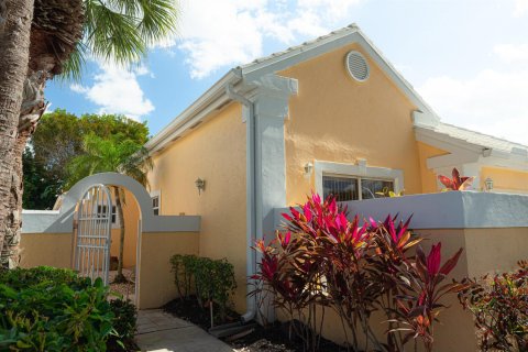 Villa ou maison à vendre à West Palm Beach, Floride: 3 chambres, 156.26 m2 № 2262338 - photo 4