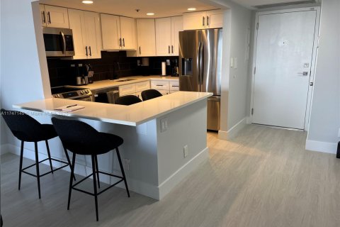 Condo in Aventura, Florida, 2 bedrooms  № 2022408
