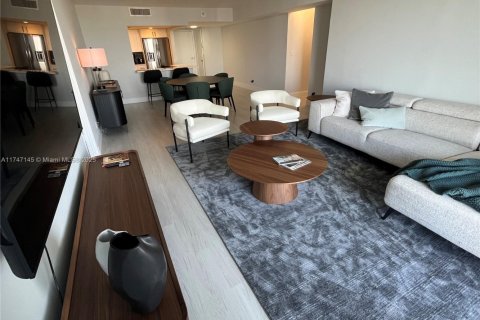 Condo in Aventura, Florida, 2 bedrooms  № 2022408 - photo 12