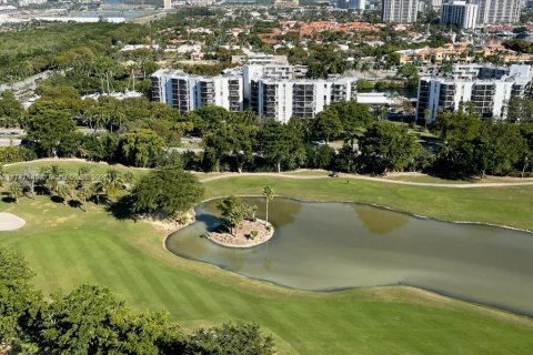 Condo in Aventura, Florida, 2 bedrooms  № 2022408 - photo 4