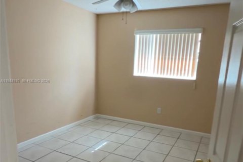 Townhouse in Hialeah, Florida 3 bedrooms, 105.35 sq.m. № 2001433 - photo 8