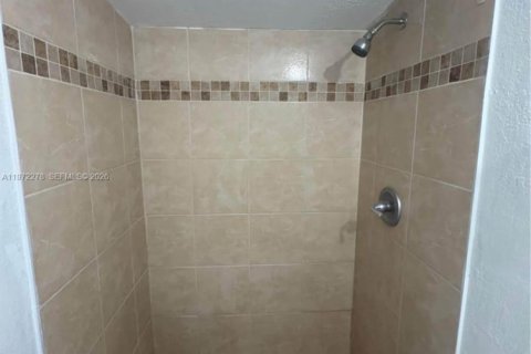 Купить виллу или дом в Тампа, Флорида 4 спальни, 110м2, № 2051872 - фото 30