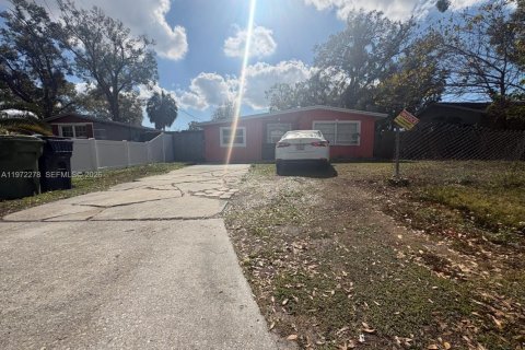 Купить виллу или дом в Тампа, Флорида 4 спальни, 110м2, № 2051872 - фото 1