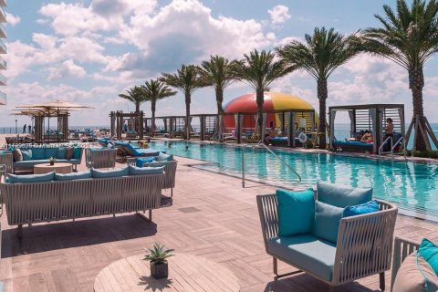 Copropriété à vendre à Hollywood, Floride: 2 chambres, 105.54 m2 № 1709136 - photo 12