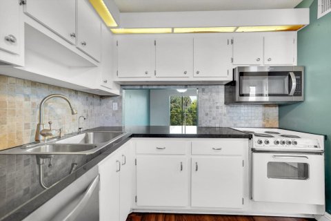 Copropriété à vendre à Lake Worth, Floride: 2 chambres, 83.05 m2 № 2175743 - photo 10
