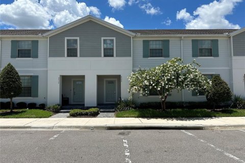 Adosado en venta en Kissimmee, Florida, 5 dormitorios, 210.24 m2 № 1255414 - foto 1
