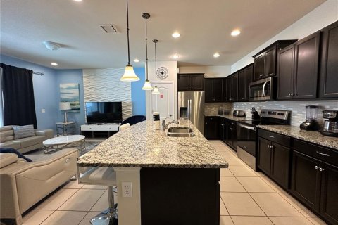 Adosado en venta en Kissimmee, Florida, 5 dormitorios, 210.24 m2 № 1255414 - foto 7