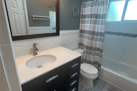 Снять в аренду таунхаус в Пемброк-Пайнс, Флорида 3 спальни, № 1951356 - фото 7