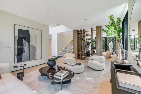 Villa ou maison à vendre à Miami, Floride: 7 chambres, 547.47 m2 № 2090263 - photo 3