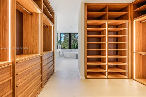 Villa ou maison à vendre à Miami, Floride: 7 chambres, 547.47 m2 № 2090263 - photo 13
