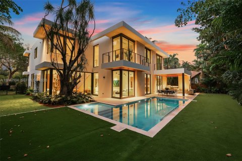 Villa ou maison à vendre à Miami, Floride: 7 chambres, 547.47 m2 № 2090263 - photo 21