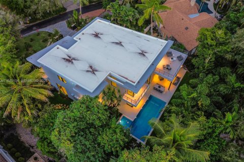 Villa ou maison à vendre à Miami, Floride: 7 chambres, 547.47 m2 № 2090263 - photo 23