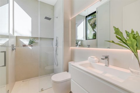 Villa ou maison à vendre à Miami, Floride: 7 chambres, 547.47 m2 № 2090263 - photo 18