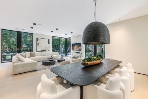 Villa ou maison à vendre à Miami, Floride: 7 chambres, 547.47 m2 № 2090263 - photo 9