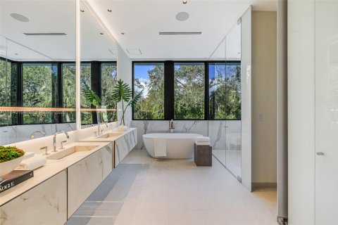 Villa ou maison à vendre à Miami, Floride: 7 chambres, 547.47 m2 № 2090263 - photo 12