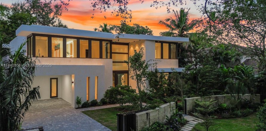Villa ou maison à Miami, Floride 7 chambres, 547.47 m2 № 2090263