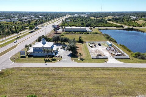 Immobilier commercial à vendre à Rotonda, Floride: 561.87 m2 № 2125207 - photo 2