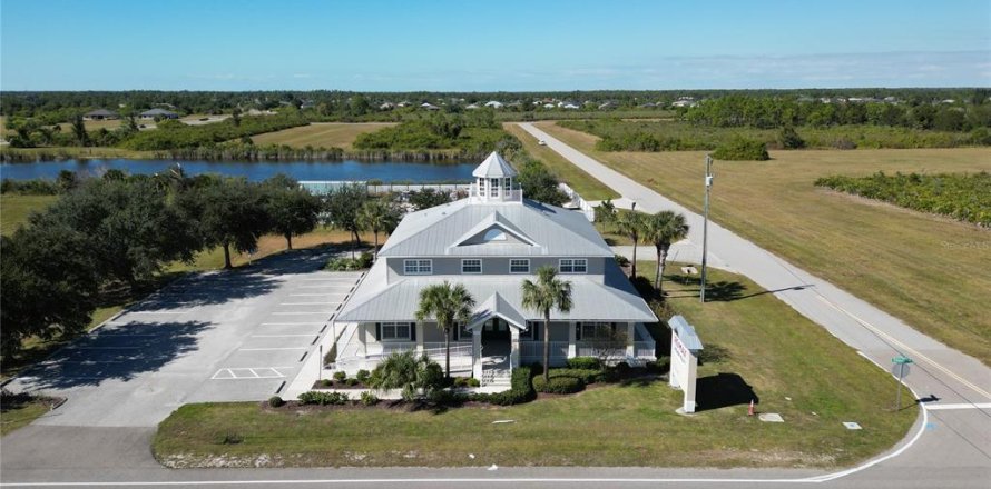 Immobilier commercial à Rotonda, Floride 561.87 m2 № 2125207