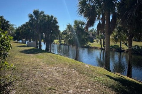 Condominio en venta en Port Charlotte, Florida, 2 dormitorios, 89.56 m2 № 2228531 - foto 20