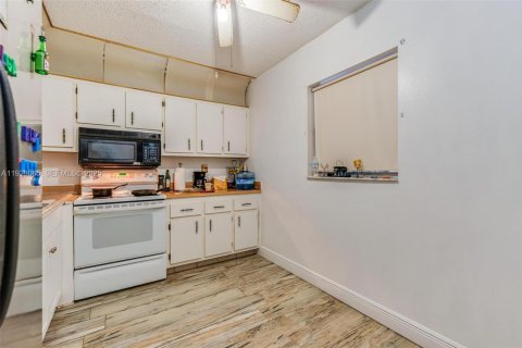 Condominio en venta en Lauderdale Lakes, Florida, 2 dormitorios, 93.83 m2 № 2082831 - foto 22