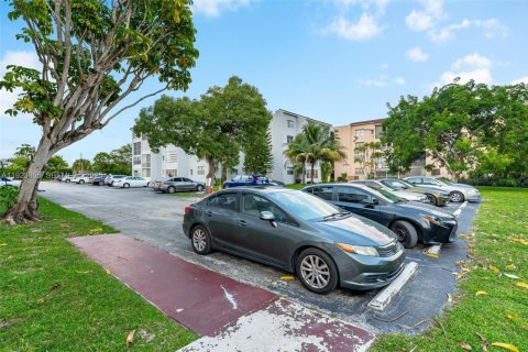 Condominio en venta en Lauderdale Lakes, Florida, 2 dormitorios, 93.83 m2 № 2082831 - foto 8