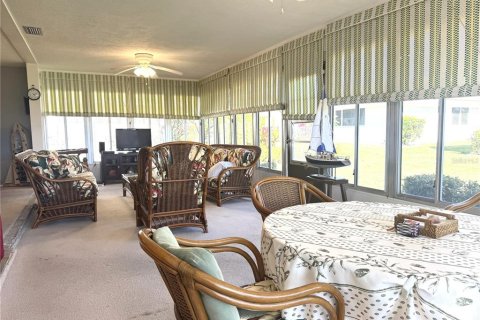 House in Sarasota, Florida 2 bedrooms, 145.76 sq.m. № 2099451 - photo 9