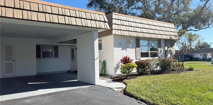House in Sarasota, Florida 2 bedrooms, 145.76 sq.m. № 2099451