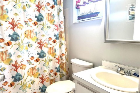 House in Sarasota, Florida 2 bedrooms, 145.76 sq.m. № 2099451 - photo 18