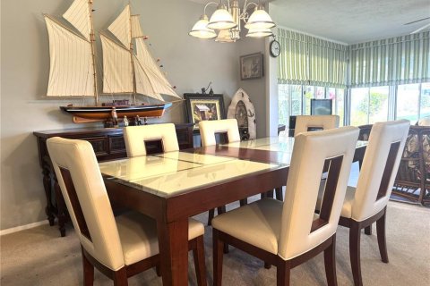 House in Sarasota, Florida 2 bedrooms, 145.76 sq.m. № 2099451 - photo 4
