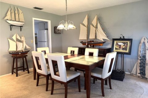 House in Sarasota, Florida 2 bedrooms, 145.76 sq.m. № 2099451 - photo 3