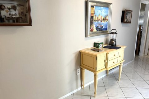 House in Sarasota, Florida 2 bedrooms, 145.76 sq.m. № 2099451 - photo 2