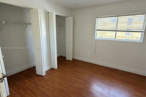 Condominio en alquiler en Miami, Florida, 2 dormitorios, 95.69 m2 № 2032125 - foto 15