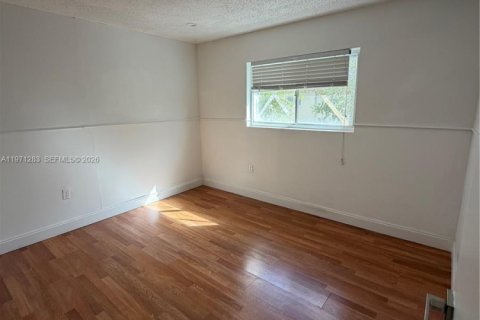 Condominio en alquiler en Miami, Florida, 2 dormitorios, 95.69 m2 № 2032125 - foto 14