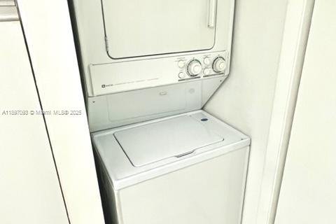 Condo in Miami, Florida, 2 bedrooms  № 1968344 - photo 7