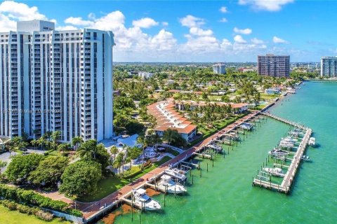 Condo in Miami, Florida, 2 bedrooms  № 1968344 - photo 29