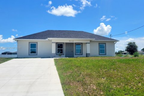 House in LaBelle, Florida 3 bedrooms № 1881620 - photo 1