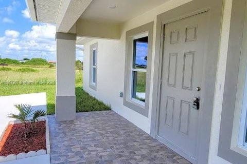 House in LaBelle, Florida 3 bedrooms № 1881620 - photo 2