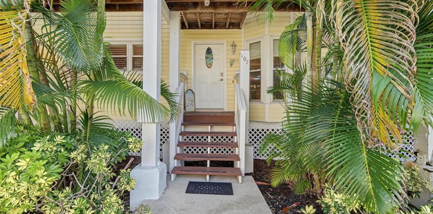 Condo à Treasure Island, Floride, 2 chambres  № 2408779