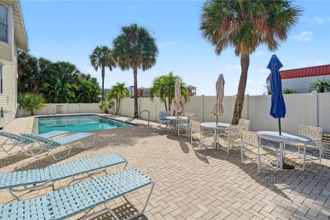 Copropriété à vendre à Treasure Island, Floride: 2 chambres, 100.33 m2 № 2408779 - photo 21